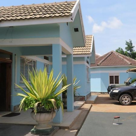 Global Village Hotel Pakwach Ngoại thất bức ảnh