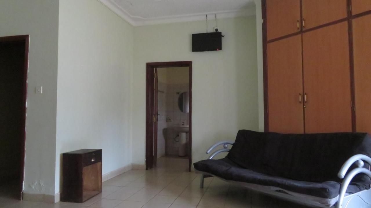 Global Village Hotel Pakwach Ngoại thất bức ảnh
