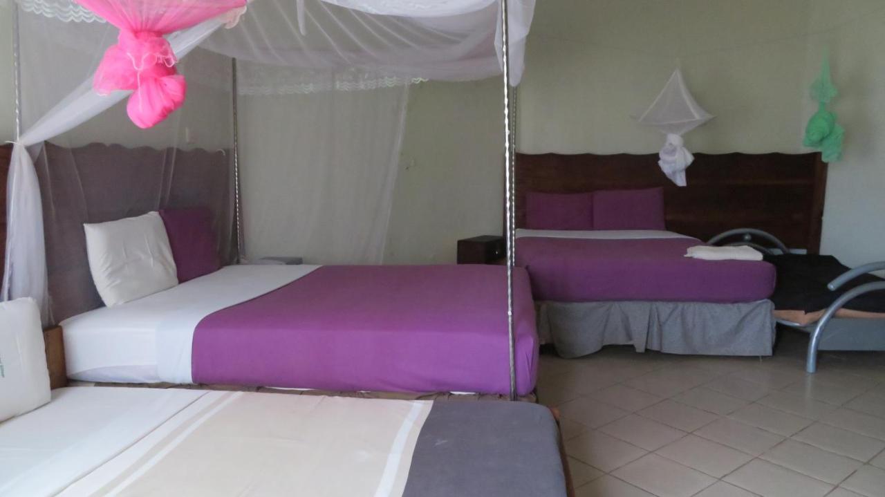 Global Village Hotel Pakwach Ngoại thất bức ảnh