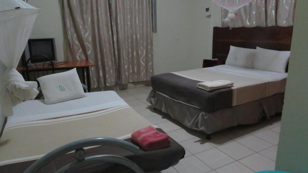 Global Village Hotel Pakwach Ngoại thất bức ảnh