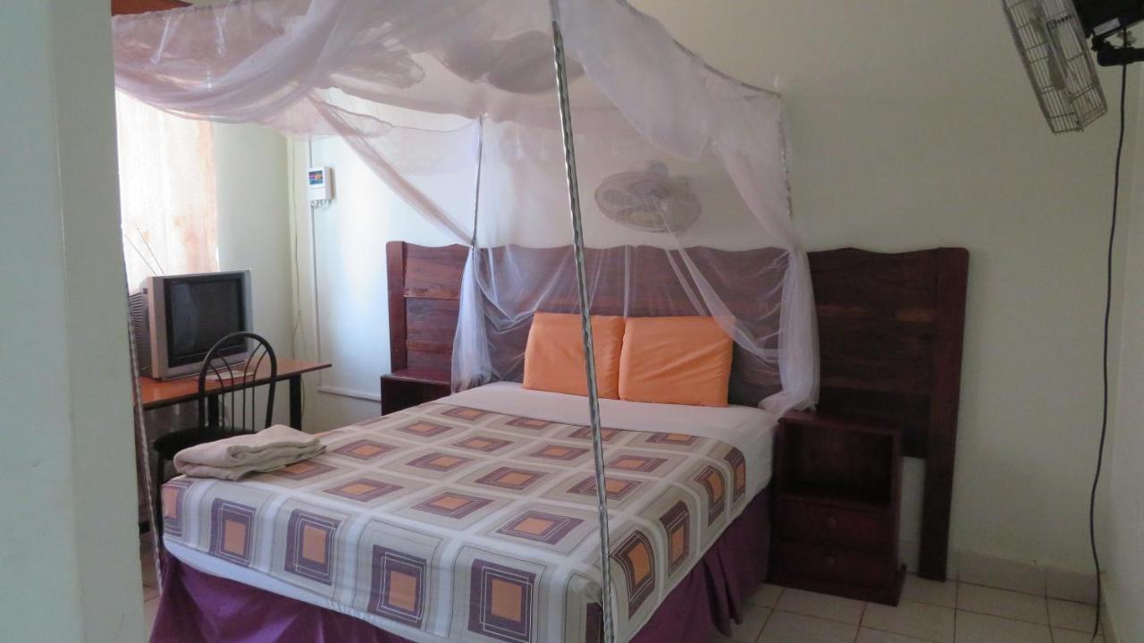 Global Village Hotel Pakwach Ngoại thất bức ảnh
